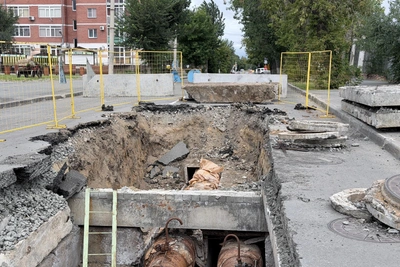 В Кургане на Кирова снова испытывают тепломагистраль