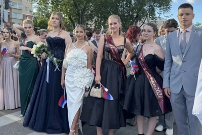 Благовещенские выпускники — о нарядах, ЕГЭ и будущем