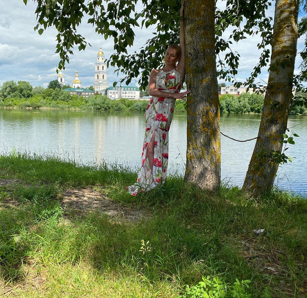 Фото №1 - Паломничество Волочковой в закрытое на карантин Дивеево обернулось скандалом