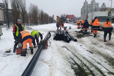 Коммунальную аварию в Воронеже устраняют уже сутки