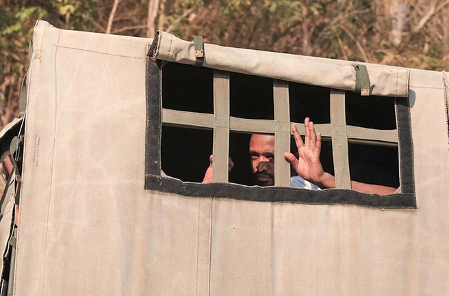 Сбежав из парка, пленники оказываются в тюрьме за незаконное пересечение границы | Источник: SOMRERK KOSOLWITTHAYANANT / ТАСС