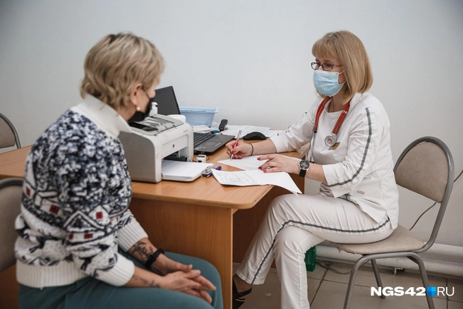 Переболевшим коронавирусом проверят легкие и сосуды, чтобы исключить осложнения | Источник: Максим Серков / NGS42.RU