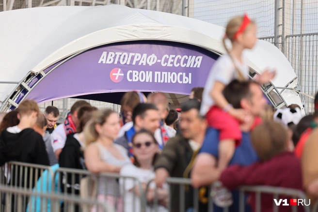 Никаких конфликтов, все спокойно ждали своей очереди | Источник: Алексей Волхонский / V1.RU