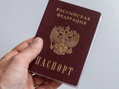 Женатым развязали руки: россиянки возмущены отменой штампа о браке и детях в паспорте