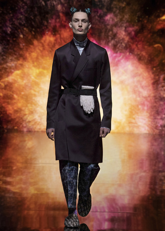 В масштабах галактики: Dior Men's Fall 2021