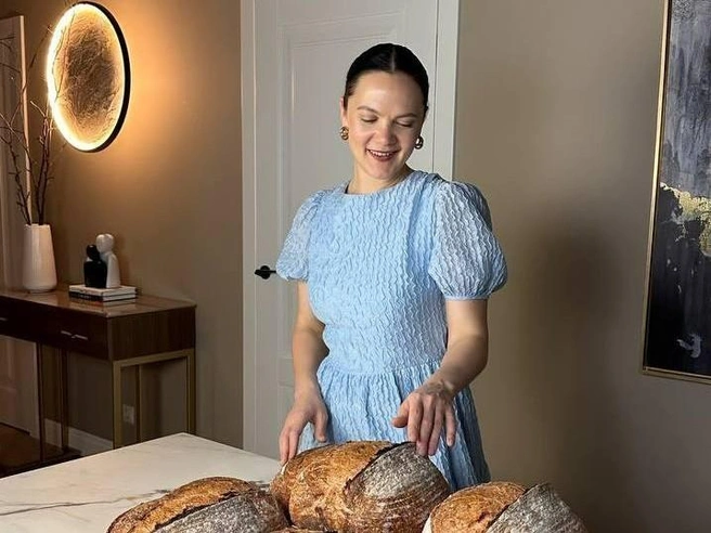 Альбина Исламова около 4 лет продает хлеб и учит тому, как его готовить | Источник: Almiga Cake — онлайн школа Альбины Исламовой / T.me