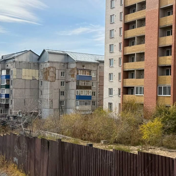 Соседние дома стоят почти вплотную | Источник: Анастасия Филимонова / CHITA.RU