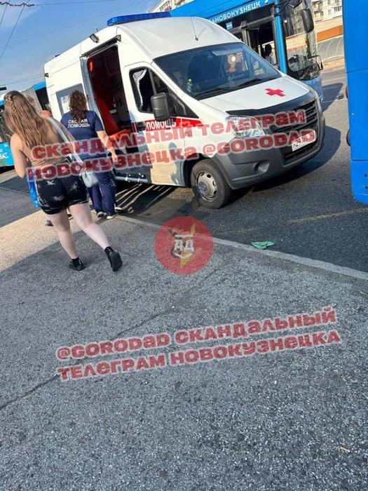 Потерпевшей пришлось обратиться за медицинской помощью, на место вызвали бригаду скорой | Источник: www.city-n.ru