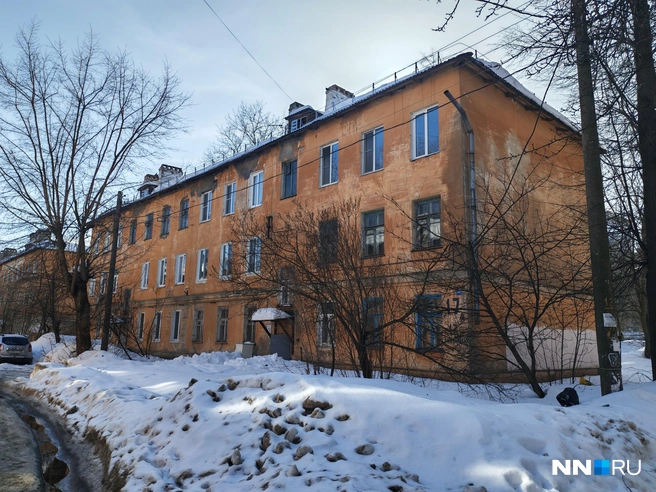 Один из домов на улице Знаменской | Источник: Валерия Коростелева / NN.RU