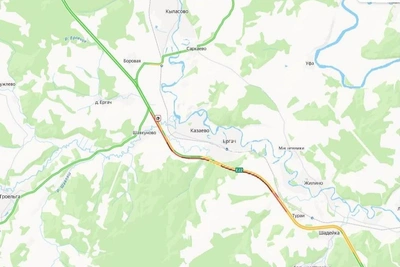 Cars stuck in 10-kilometer traffic jam near Kungur