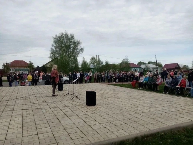 Празднует каждая маленькая деревня: австрийка показала, как провела 9 мая под Рязанью | ya62.ru