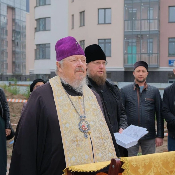Проводят молебен | Источник: Красноярская епархия