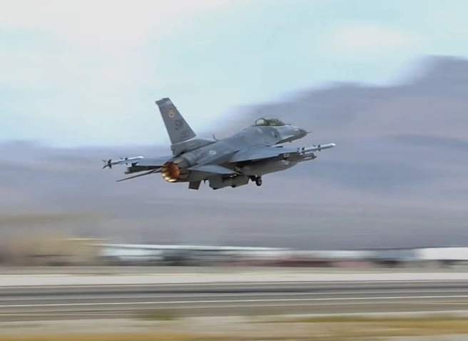Politico: в Пентагоне тайно лоббируют поставку Украине F-16 | ya62.ru