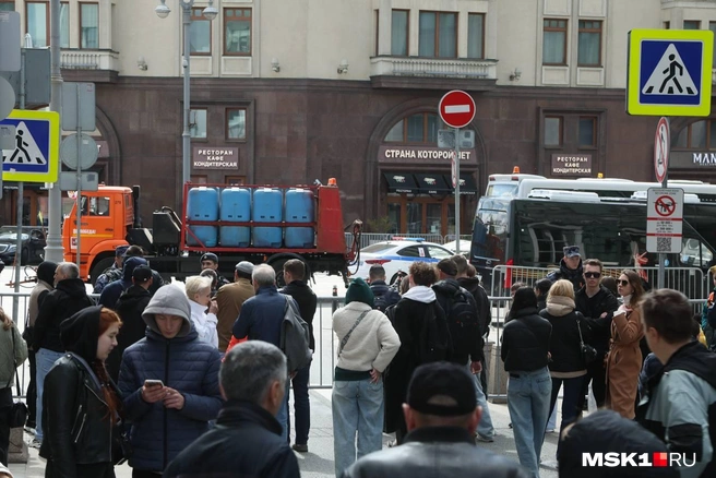 С утра улицы в центре Москвы перекрыли для проведения парада | Источник: Артем Устюжанин / MSK1.RU