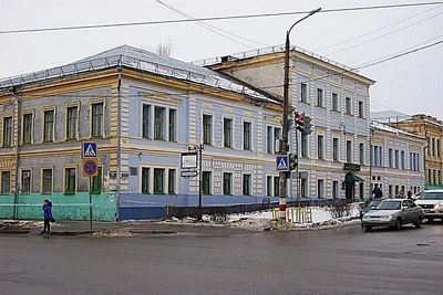 Силовики эвакуировали фармколледж в Ульяновске