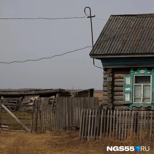 Многим домикам в деревне более 100 лет | Источник: Евгений Софийчук / NGS55.RU
