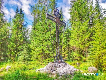 …и православный крест | Источник: Алена Кашпарова / «ИрСити»