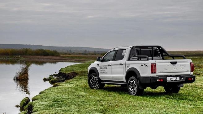 JAC/Sollers заметно укрепил свои позиции в России. В августе 2025 года T9 продавался лишь чуть хуже чем «УАЗ-Пикап» и лидер Great Wall Poer | Источник: Артем Краснов