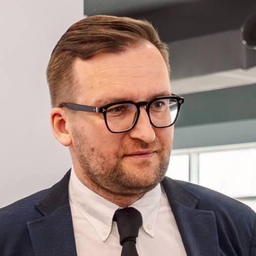 <p>Евгений Ткачев</p>