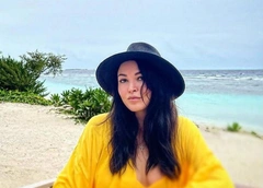 Ирина Дубцова и Айза воюют с хейтерами, а Олег Шепс нежится в объятиях любимой: соцсети звезд