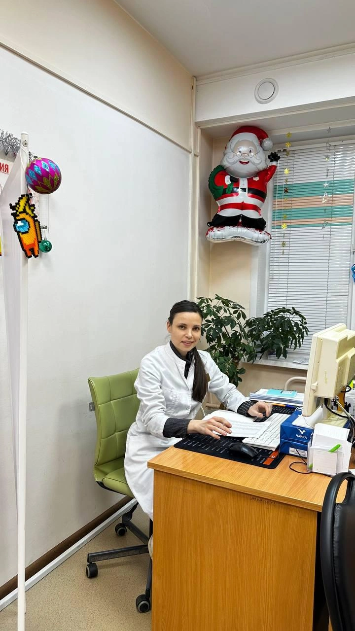 Год Людмила проработала с педиатром на участке в государственной поликлинике | Источник: Людмила Достовалова