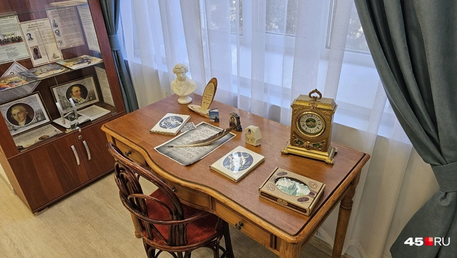 Примерно в такой обстановке работал Александр Пушкин | Источник: Дарья Никитченко / 45.RU
