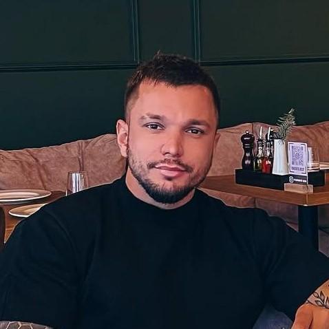 Антон Гусев рад расставанию с Викторией Романец: «Человек 18 аперолей за день выпивал, детей не хотел»