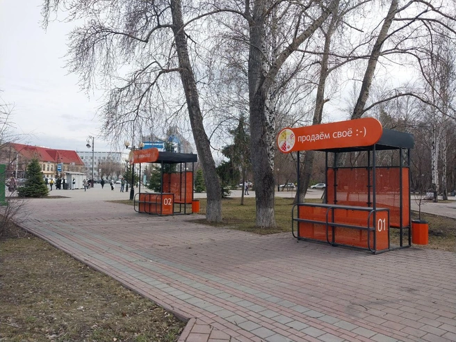 Пустующие точки «Продаем свое» на улице Холодильная | Источник: Анастасия Давыдова / 72.RU