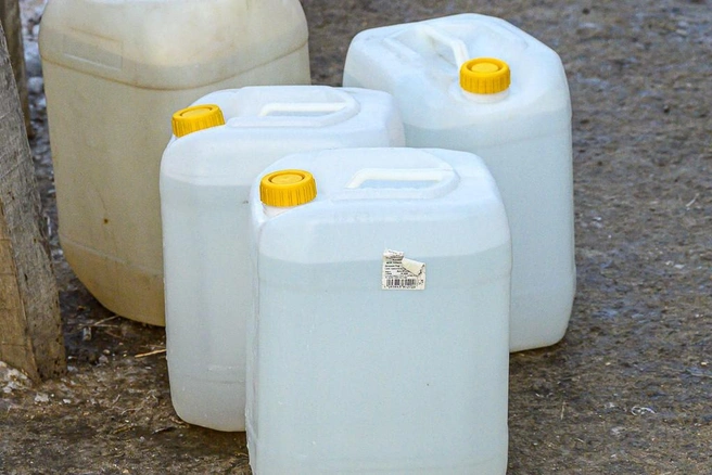 Два трупа и канистру с неизвестной жидкостью нашли в квартире в Купчино | Источник: Олег Фёдоров / CHITA.RU