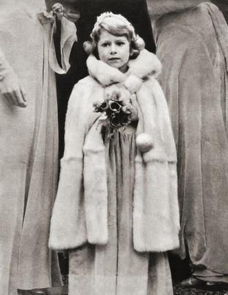 13 трогательных детских фотографий маленькой королевы Елизаветы, которые вы точно не видели