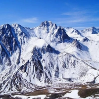 Лавина на Мунку-Сардык: группа туристов попала под сход снега, есть погибшие