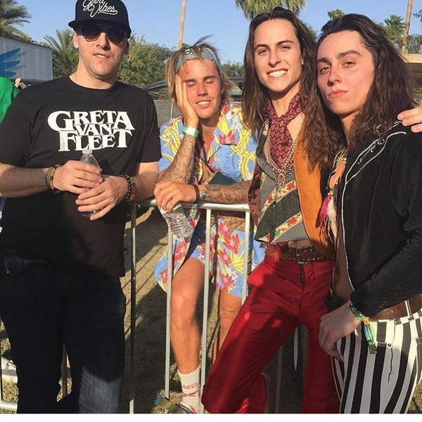 Coachella-2018: Синди Кроуфорд, Майли Сайрус, Алессандра Амбросио и другие звезды на фестивале