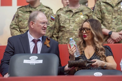 Кому достались лучшие места на трибуне парада Победы в Волгограде