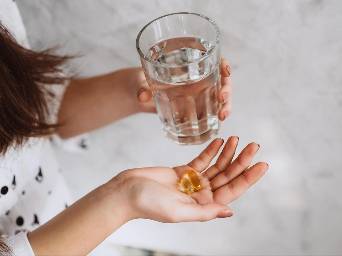 Как правильно сочетать витамины, чтобы усилить их эффект: понятная шпаргалка от врача | Источник: Shutterstock/Fotodom.ru