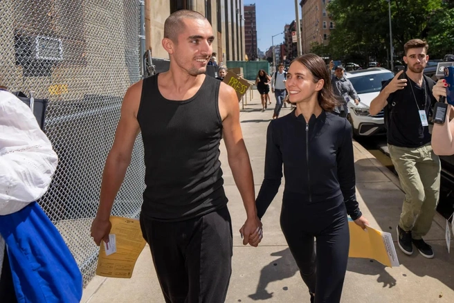 Экстремалы покорили множество небоскребов | Источник: Steven Hirsch / NY Post