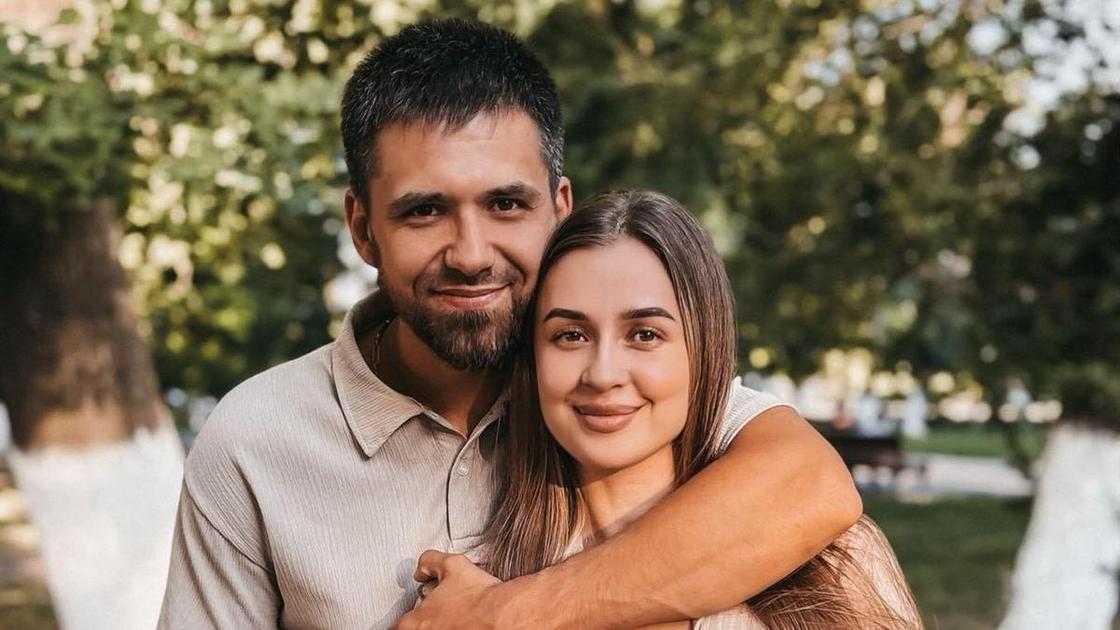 5-летний брат заботится о сестре: как живет семья умершей после эпидуралки Анны Маловой