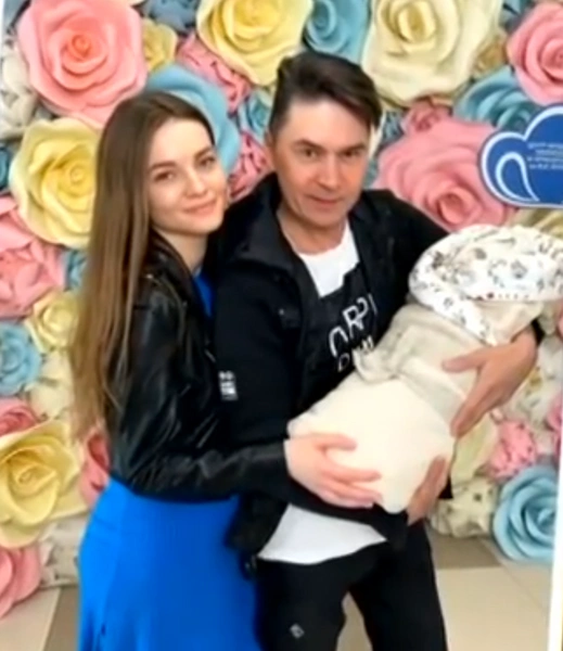 Владимир показал лицо младенца только Лере Кудрявцевой и Иосифу Пригожину