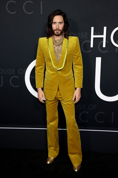 Бархатная революция: гости нью-йоркской премьеры «Дом Gucci» проявили удивительное единодушие в дресс-коде