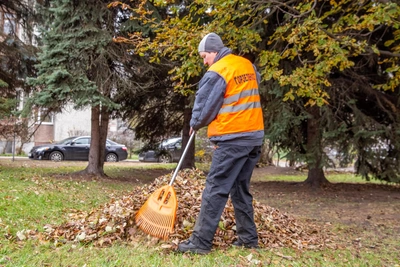 В Новогуровском выделят 5,1 млн рублей на уборку до 2026 года