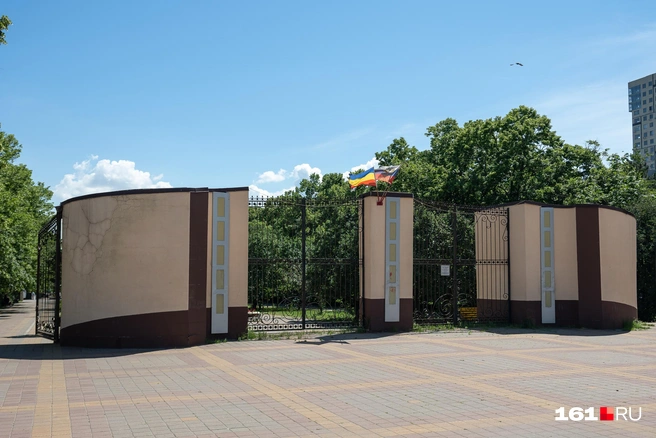 Вход со стороны Стачки | Источник: Евгений Вдовин / 161.RU