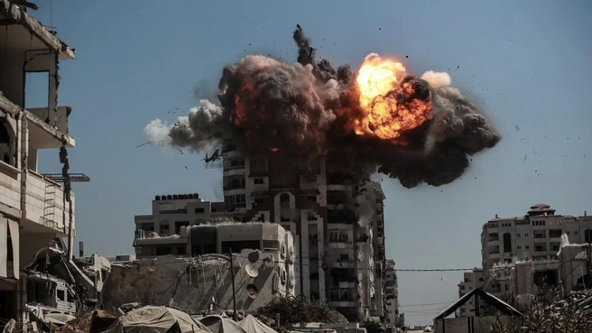 Израиль наносит удары с помощью вертолетов и беспилотников | Источник: Абдалькем Абу Риаш / Anadolu via Getty Images