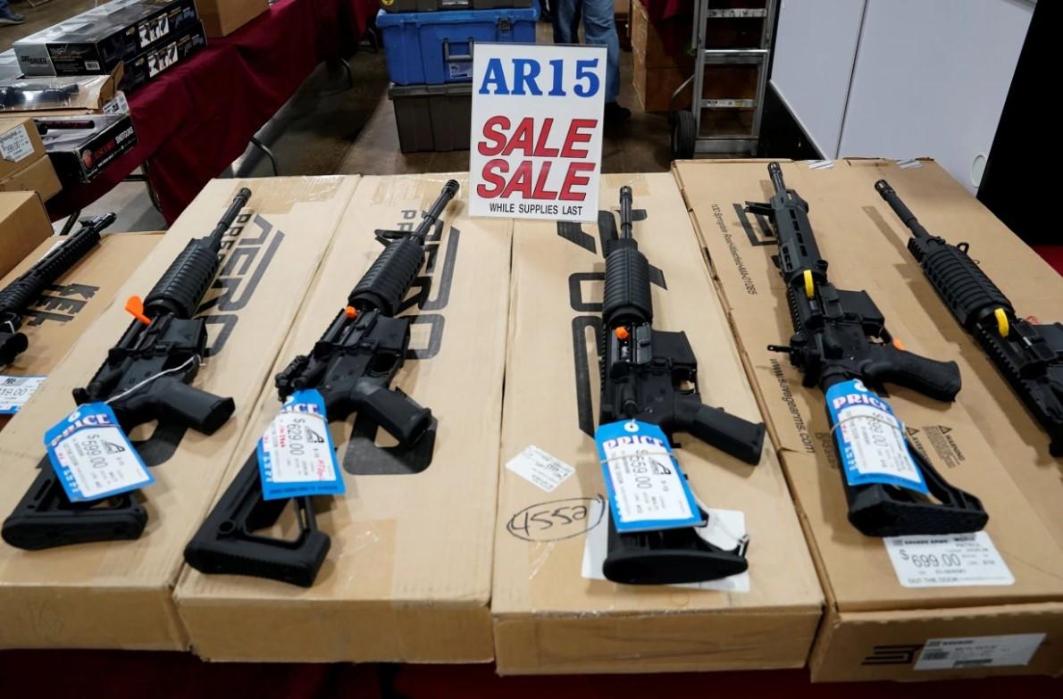 Что известно о винтовке AR-15, из которой стреляли в Трампа
