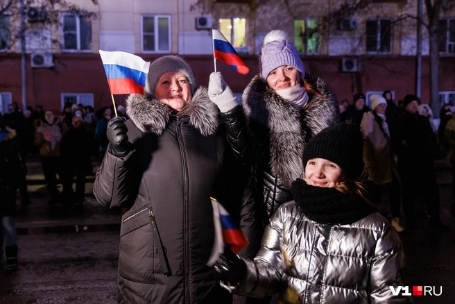 Многие пришли на концерт с флажками | Источник: Алексей Волхонский