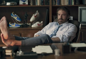 Новый тренд среди зумеров — лето в стиле Бена Аффлека: как теперь отдыхает молодежь