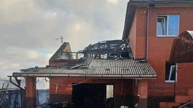 «Сами тушили пожар и вытаскивали раненых соседей». Пострадавшие от БПЛА жители Подмосковья пожаловались на работу МЧС