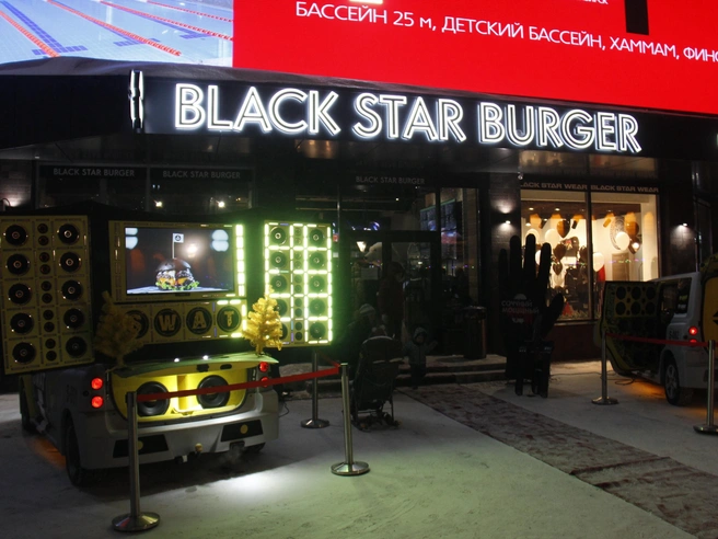 Бургерная Black Star, связанная с Тимати, проработала здесь менее года. | Источник: Стас Соколов / NGS.RU