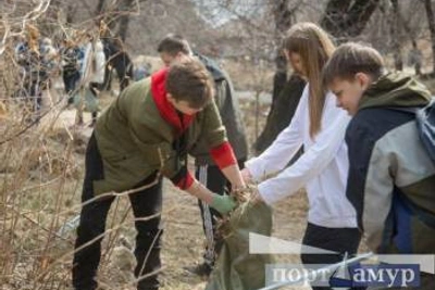 В Благовещенске начался весенний этап акции «Город берегу»