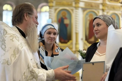 Священник вручил благодарность за помощь при эпилепсии
