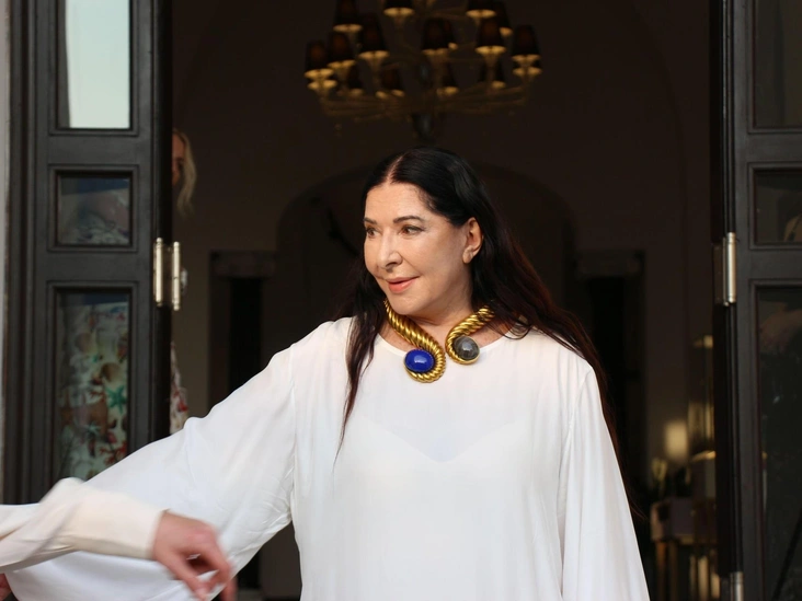 Марина Абрамович на презентации коллаборации с Chantecler, Капри, 21 июня 2025.