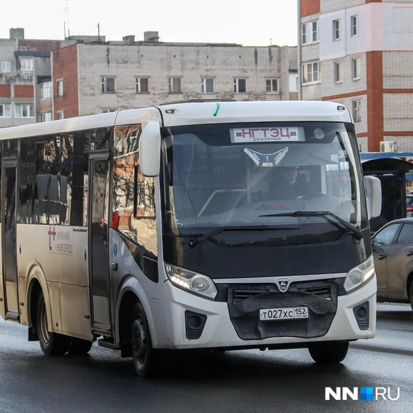 На улицах можно встретить транспорт, который перевозит сотрудников местных предприятий | Источник: Наталья Бурухина / NN.RU